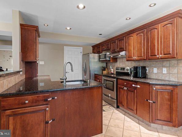 537 Ashton Circle, Feasterville Trevose PA 19053