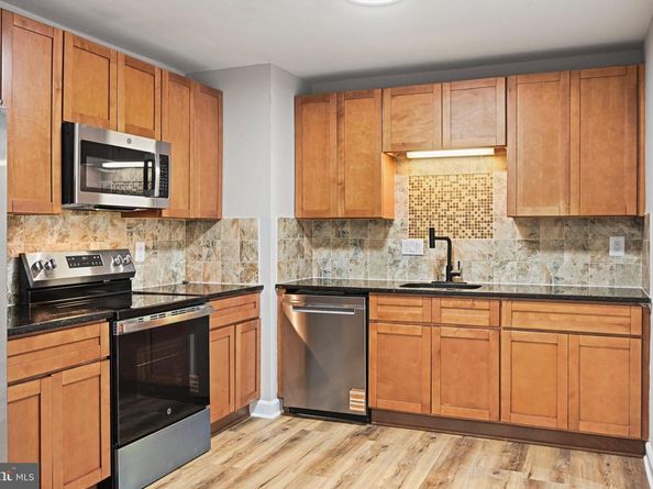 1002 S Buckingham Road, Sterling VA 20164