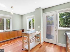5 Custis Avenue E, Alexandria VA 22301