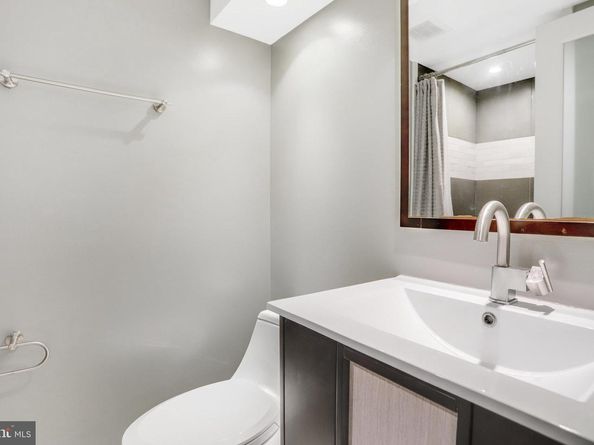 5 Custis Avenue E, Alexandria VA 22301