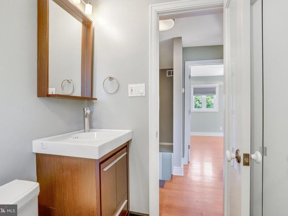 5 Custis Avenue E, Alexandria VA 22301