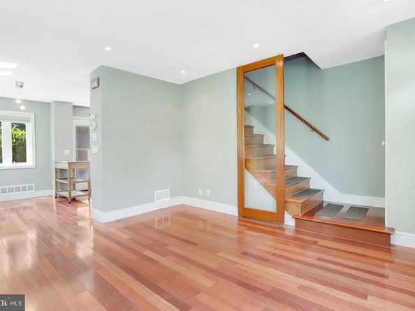 5 Custis Avenue E, Alexandria VA 22301