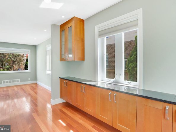 5 Custis Avenue E, Alexandria VA 22301