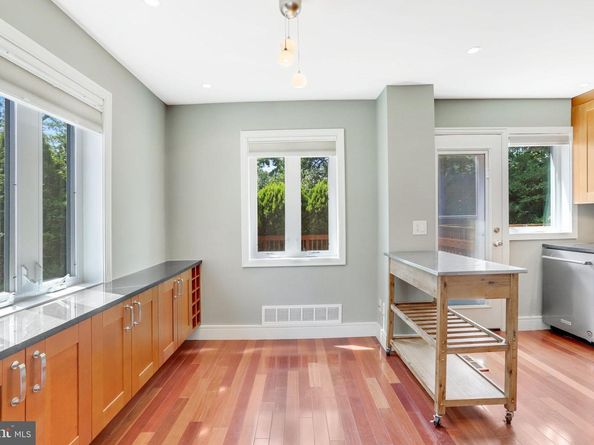 5 Custis Avenue E, Alexandria VA 22301