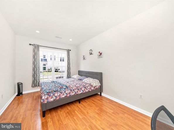 2522 Logan Wood Drive, Herndon VA 20171