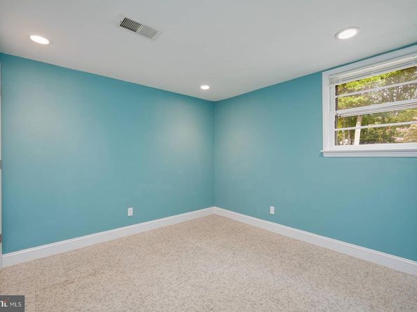 1107 Desale Street SW, Vienna VA 22180
