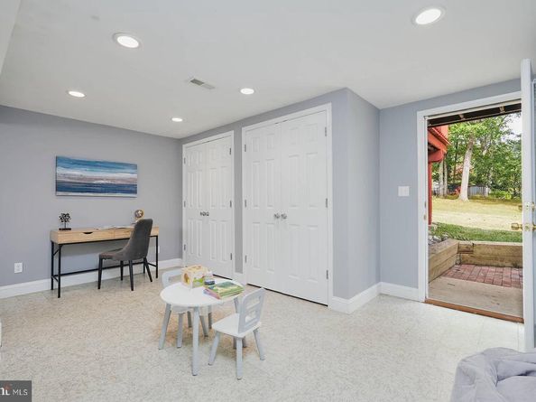 1107 Desale Street SW, Vienna VA 22180