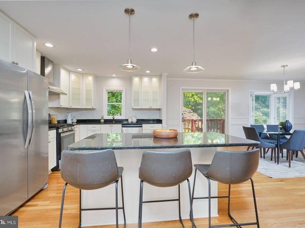 1107 Desale Street SW, Vienna VA 22180