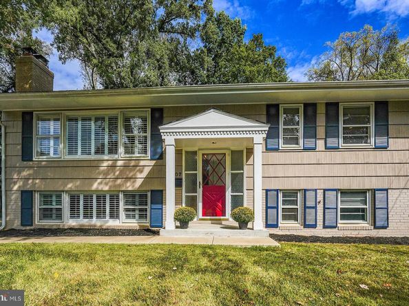 1107 Desale Street SW, Vienna VA 22180