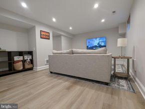 11 E Linden Street, Alexandria VA 22301