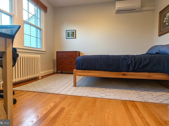 11 E Linden Street, Alexandria VA 22301