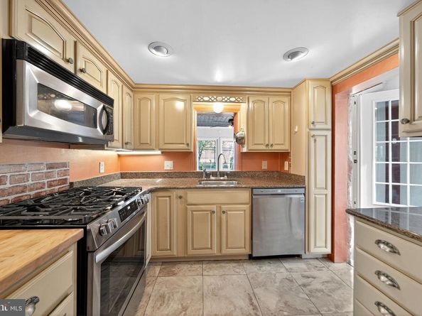 254 N Lawrence Street, Philadelphia PA 19106