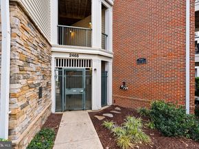 2465 Army Navy Drive 204, Arlington VA 22206