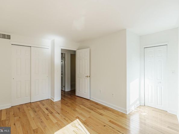 904 S 6TH Street, Philadelphia PA 19147