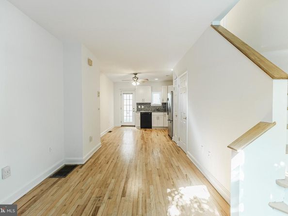 904 S 6TH Street, Philadelphia PA 19147