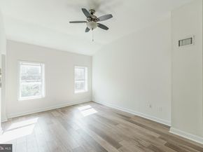 904 S 6TH Street, Philadelphia PA 19147