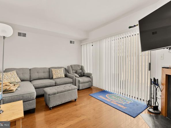 406 15TH Street SE, Washington DC 20003