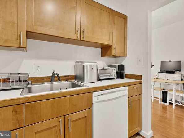 406 15TH Street SE, Washington DC 20003