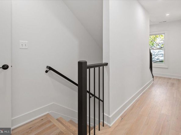 911 N Irving Street, Arlington VA 22201