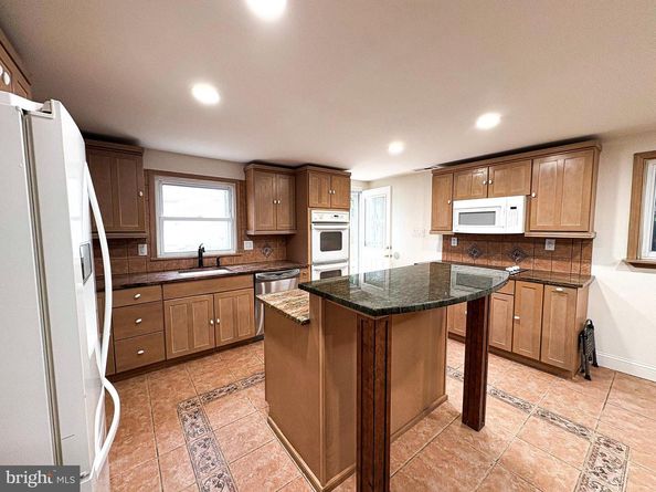 114 Nursery Avenue, Levittown PA 19057