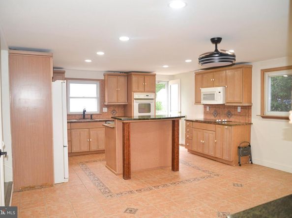 114 Nursery Avenue, Levittown PA 19057