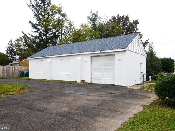 114 Nursery Avenue, Levittown PA 19057
