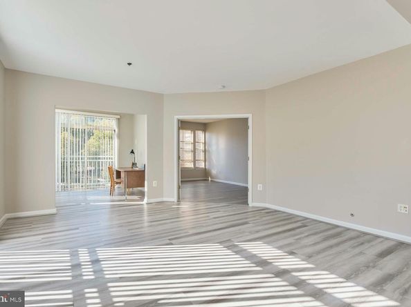 1851 Stratford Park Place 212, Reston VA 20190