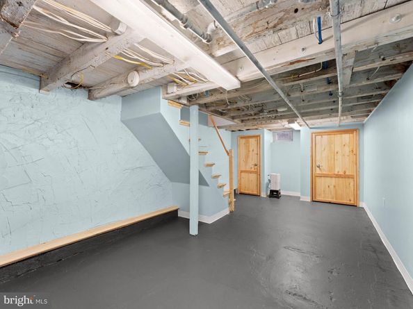 2214 Almond Street, Philadelphia PA 19125