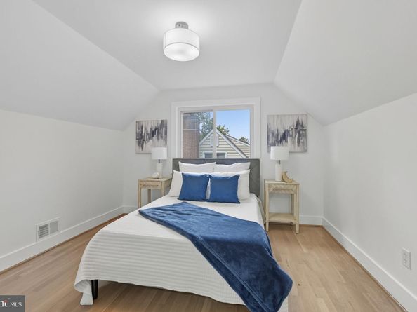 492 N Latham Street, Alexandria VA 22304