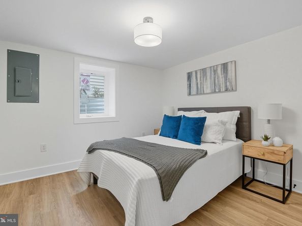 492 N Latham Street, Alexandria VA 22304