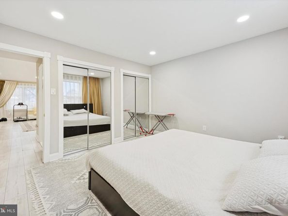 9312 Voits, Philadelphia PA 19115