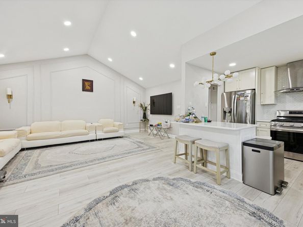 9312 Voits, Philadelphia PA 19115