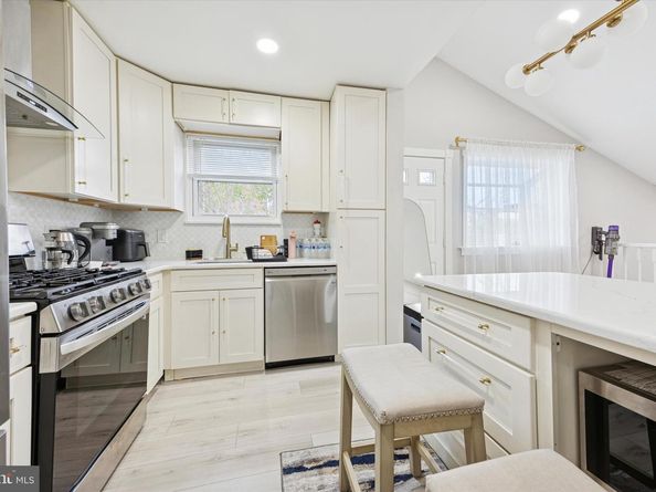 9312 Voits, Philadelphia PA 19115