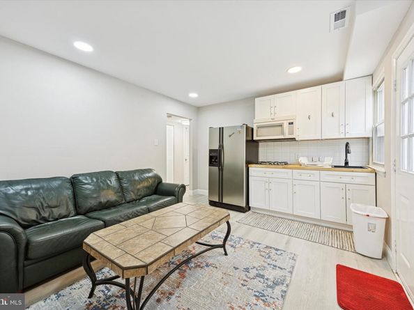 9312 Voits, Philadelphia PA 19115