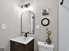 325 Roseberry Street, Philadelphia PA 19148