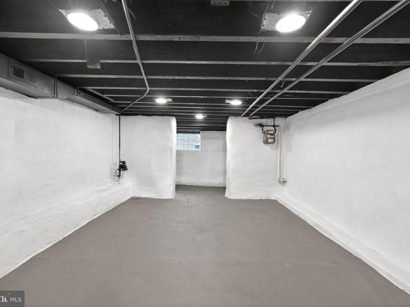 325 Roseberry Street, Philadelphia PA 19148