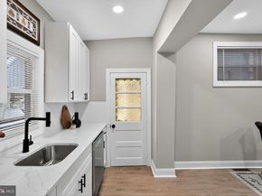 325 Roseberry Street, Philadelphia PA 19148