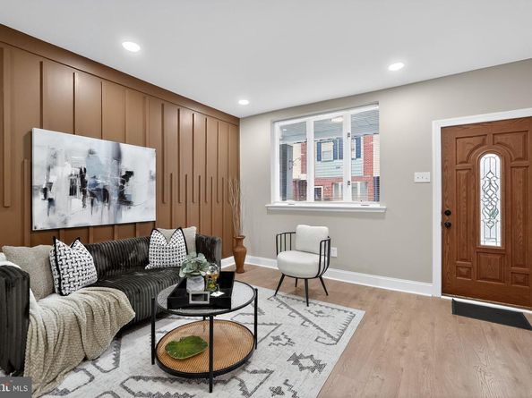 325 Roseberry Street, Philadelphia PA 19148