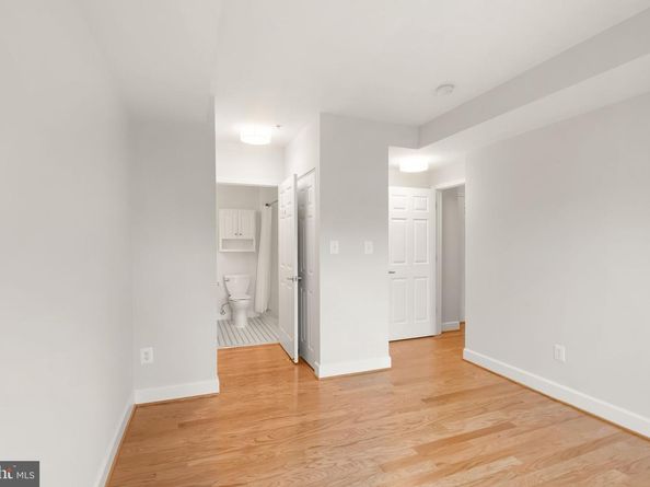 231 N Thomas Street 105, Arlington VA 22203