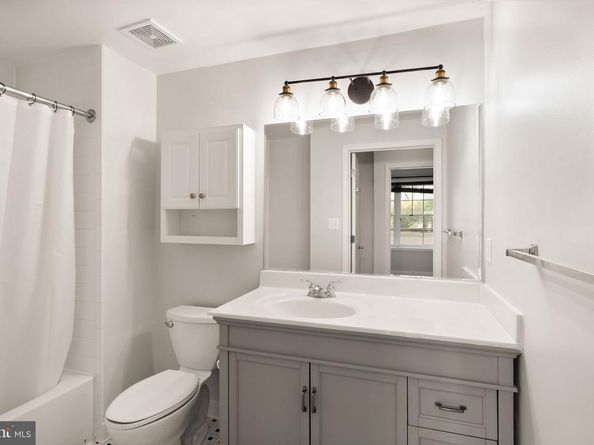 231 N Thomas Street 105, Arlington VA 22203