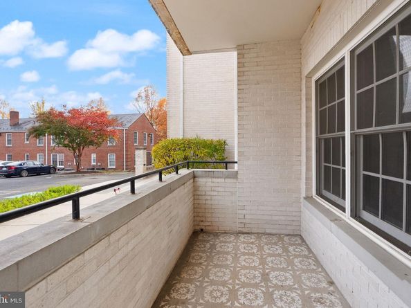 231 N Thomas Street 105, Arlington VA 22203