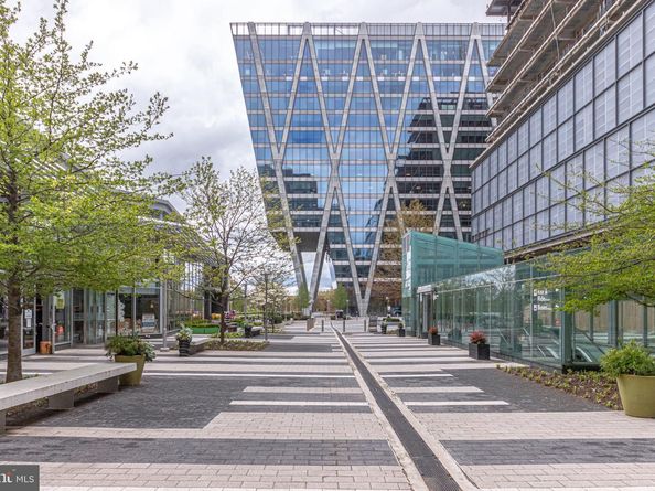 11400 Washington Plaza W 103, Reston VA 20190