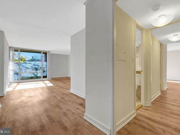 11400 Washington Plaza W 103, Reston VA 20190