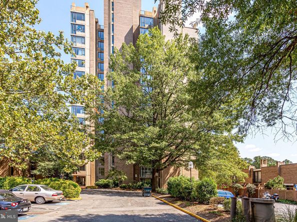 11400 Washington Plaza W 103, Reston VA 20190