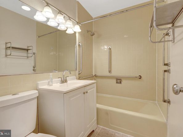 11400 Washington Plaza W 103, Reston VA 20190