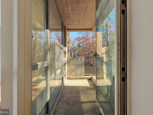 11400 Washington Plaza W 103, Reston VA 20190