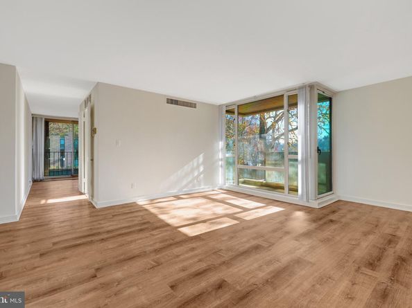 11400 Washington Plaza W 103, Reston VA 20190