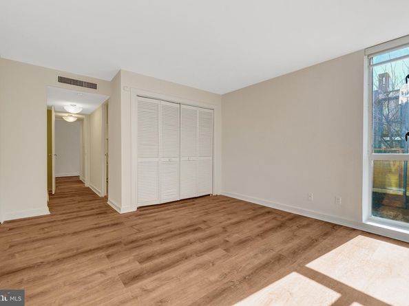 11400 Washington Plaza W 103, Reston VA 20190