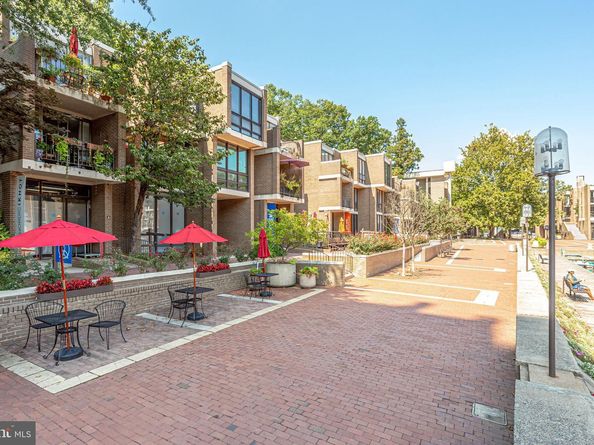 11400 Washington Plaza W 103, Reston VA 20190