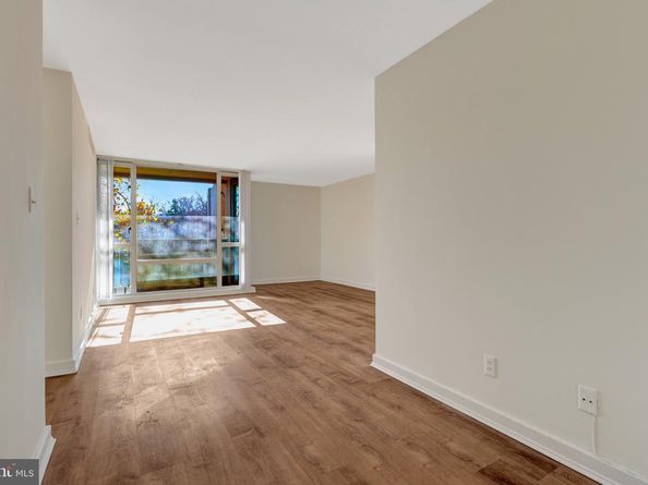 11400 Washington Plaza W 103, Reston VA 20190